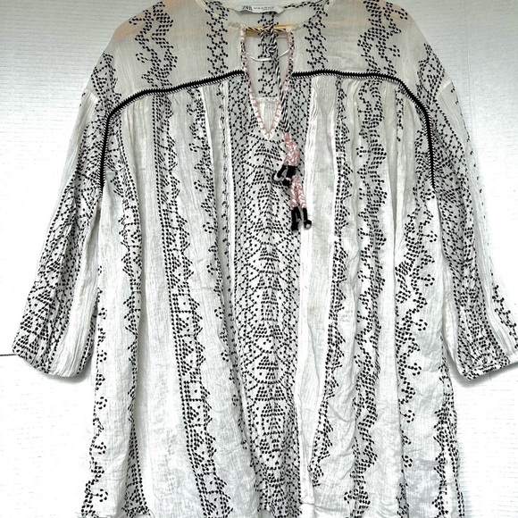 Zara Oyster White Printed Blouse top tunic cover up
Zara - Picture 9 of 11